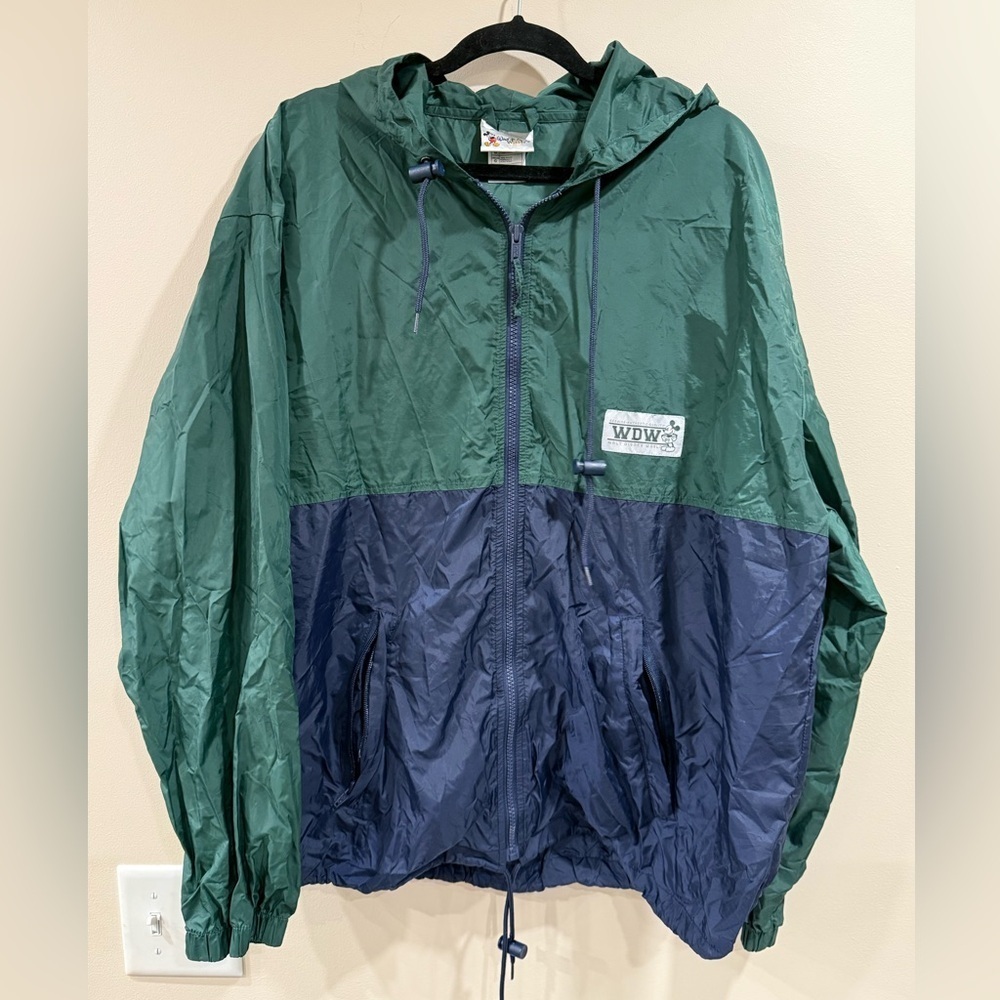 🔥Vintage Disney Green and Blue Windbreaker Jacket🔥